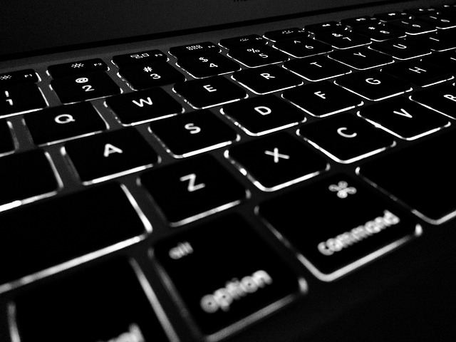 computer-1869236_640